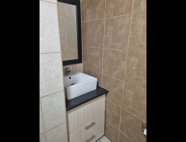 2 BEDROOM PROPERTY TO RENT IN DIE BULT